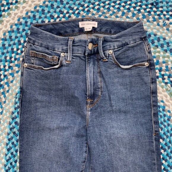 Good American Jeans - Picture 2 of 4